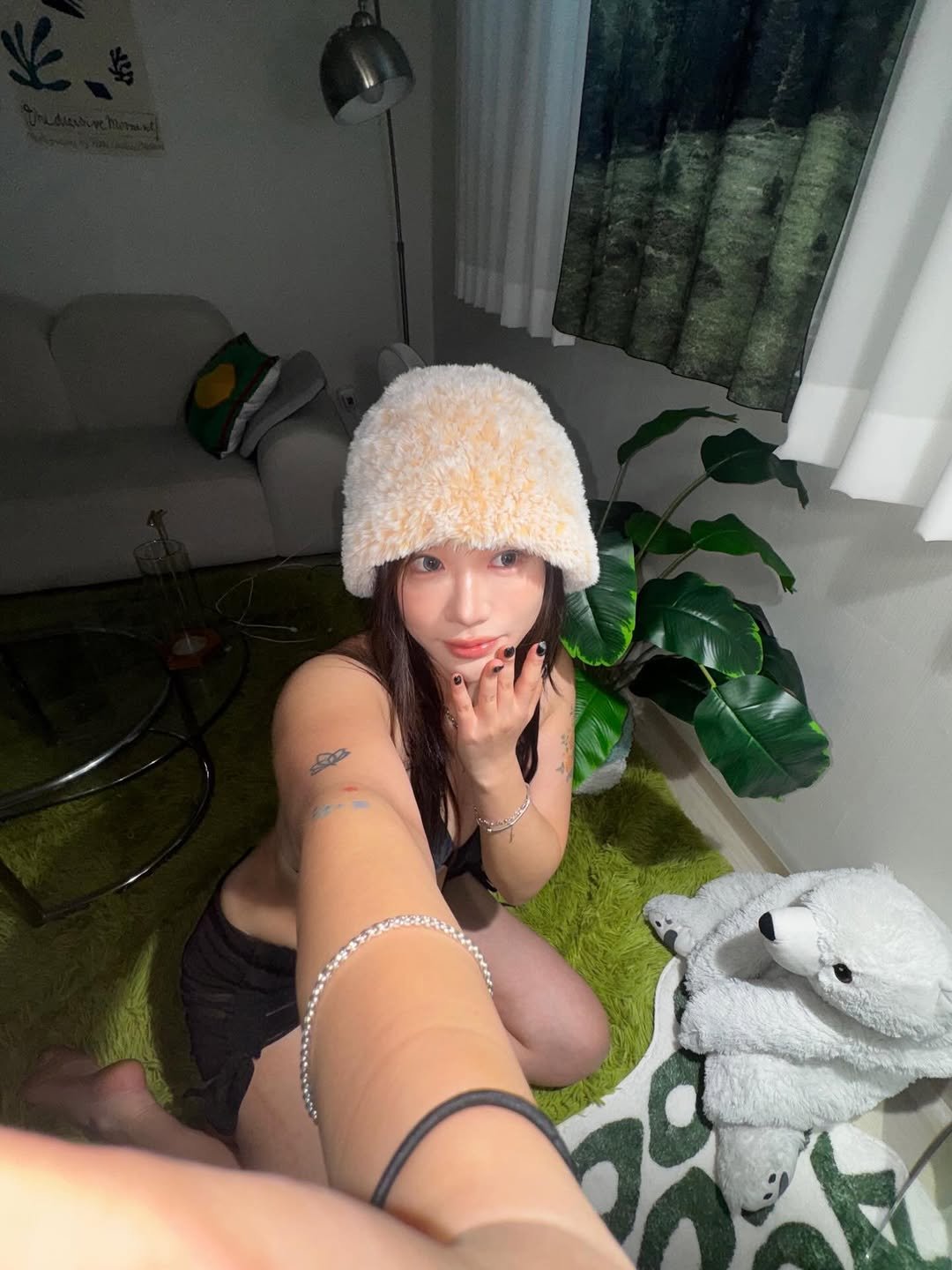 moogiii__ 게시물 이미지: 다시 여름이면 좋겠다...🦋