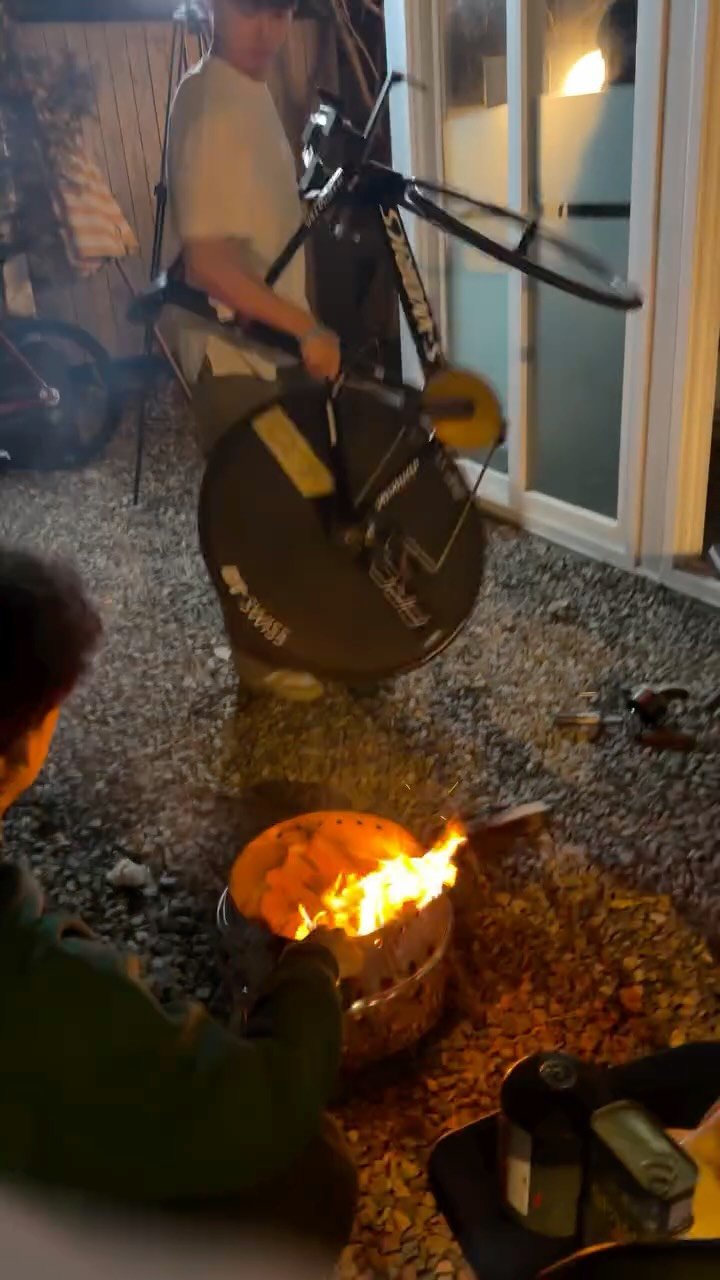 moon_tae_hwan 게시물 이미지: 불이 왜 이렇게 안 붙어;;
자전거 주인 @lee_seyu0711