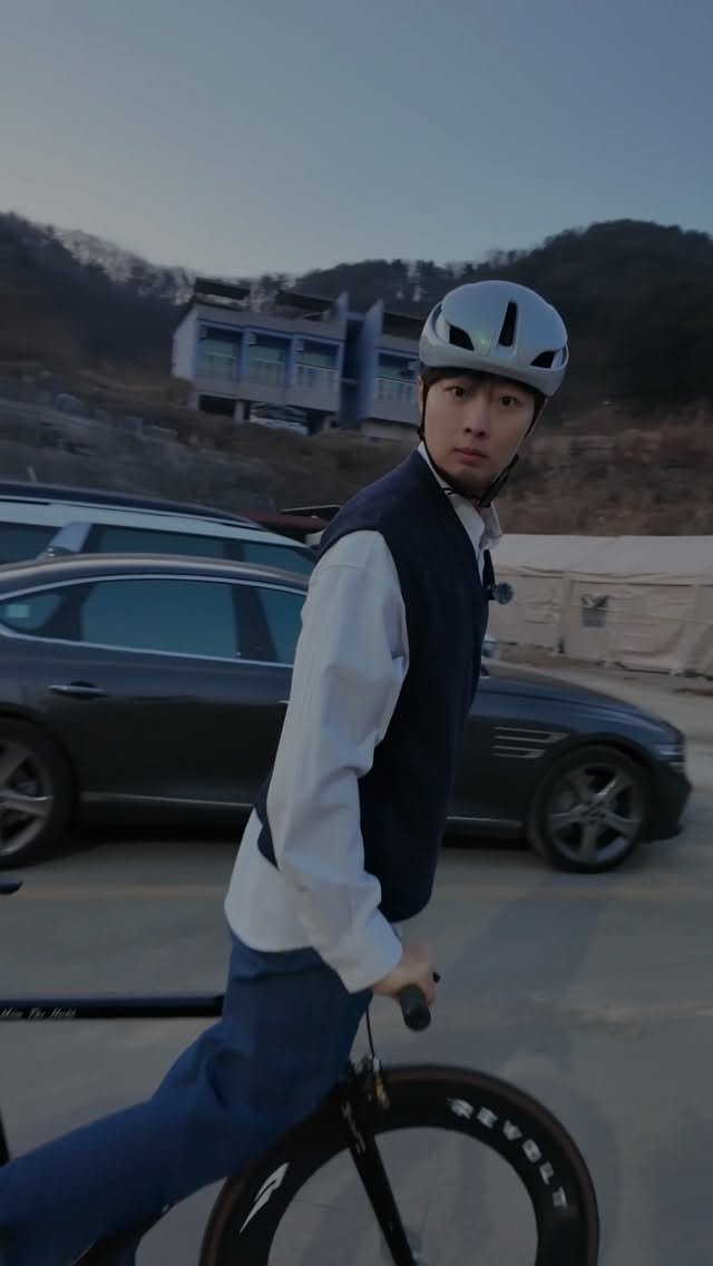 moon_tae_hwan 게시물 이미지: 픽시 타는 친구한테 보내주세요