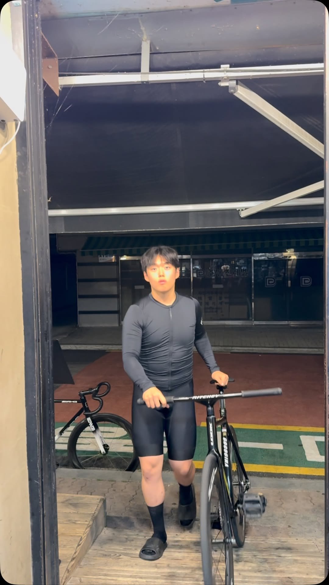 moon_tae_hwan 게시물 이미지: 해봐...어디
@limit_fixed