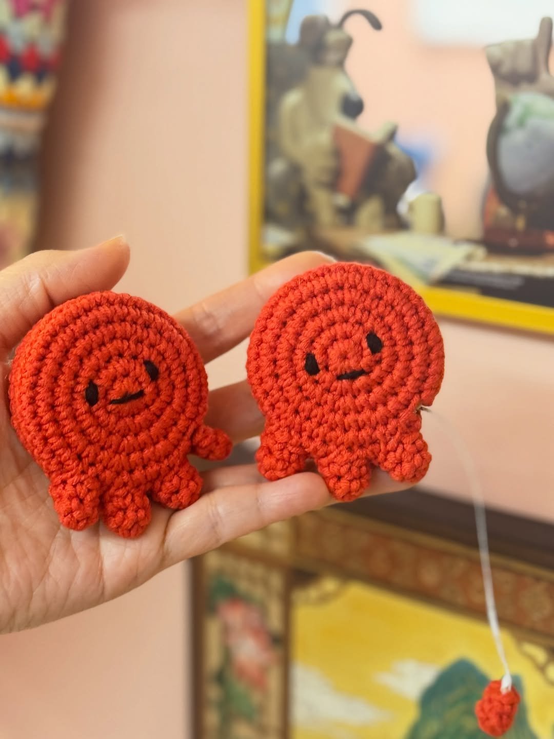 Photo by 뭉치공방🧶코바늘클래스•DIY KIT•꿀팁공유 on December 16, 2025. May be an image of lace, macrame, crochet, stitching and text.