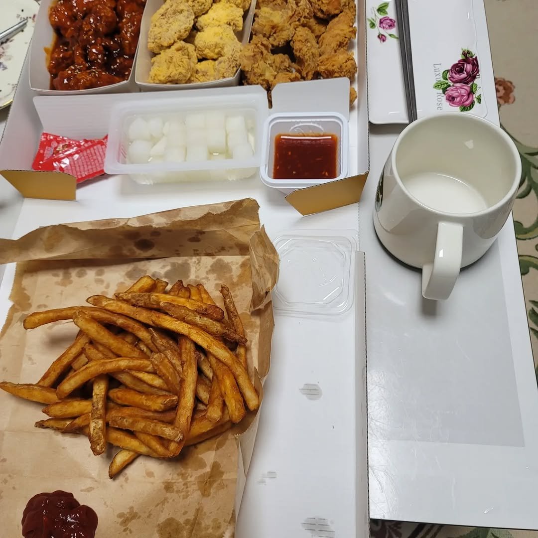 mooni991kg 게시물 이미지: #논산 #찐이네 집 #네네치킨
#유진짬뽕앤돈까스 
짬뽕 맛있음