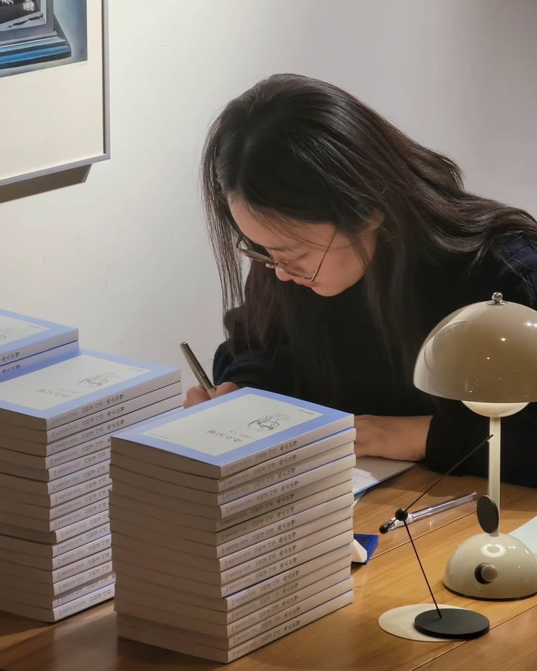 Photo shared by 문학과지성사 한국문학팀 on January 12, 2026 tagging @a_distant_view.