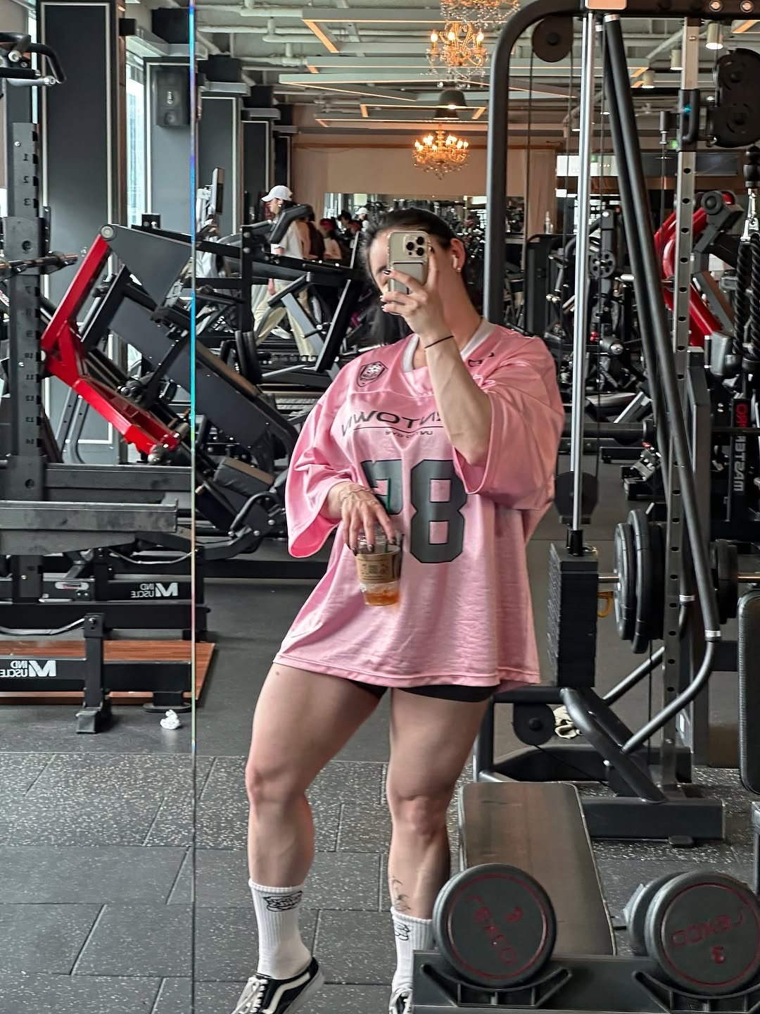 moonjisunny 게시물 이미지: 퓔링 긋 데이~
근육통 달고 산다 요즘 에구구
핑쿠 대지 🐽💖
#wellness
#문라이트짐