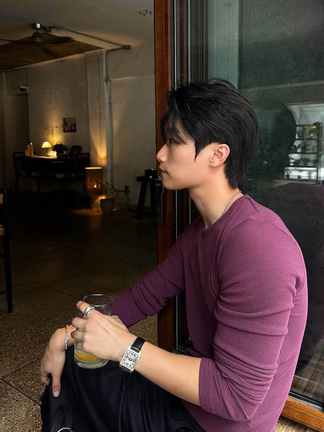 Photo shared by 라오라오 on September 14, 2025 tagging @afterpray_official, @tangojae, and @helet.official. May be an image of 1 person, hair, turtleneck, knit and text.