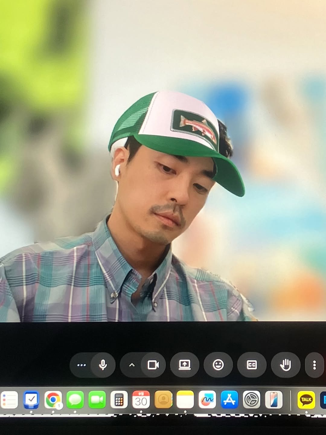 Photo by Moonsick Gang on September 29, 2025. May be an image of 1 person, hat, phone, screen and text.