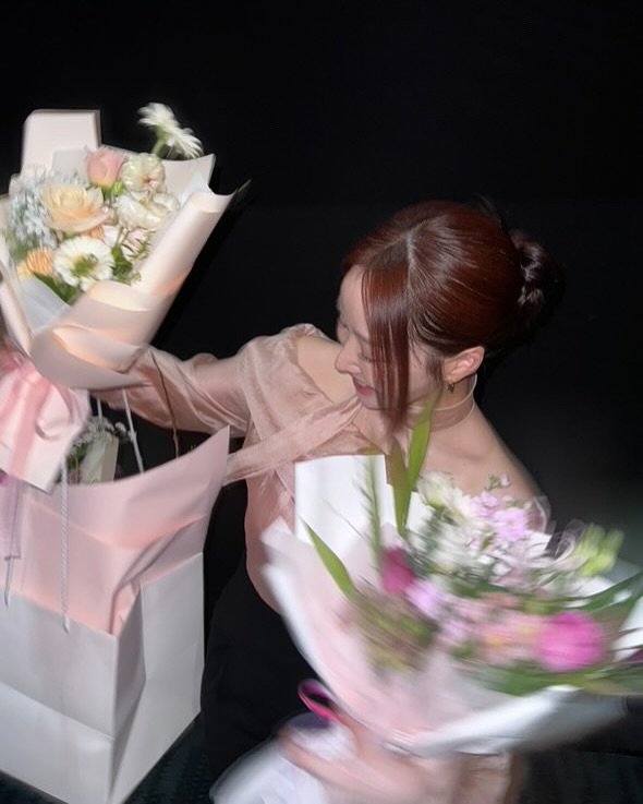 Photo shared by 문예원 on February 26, 2025 tagging @ahgongnim, @mimm_gg0ny, @mimm_suz, @mimm_boram, @mimm_zoo, @mimm_uri, and @mimm_0in.