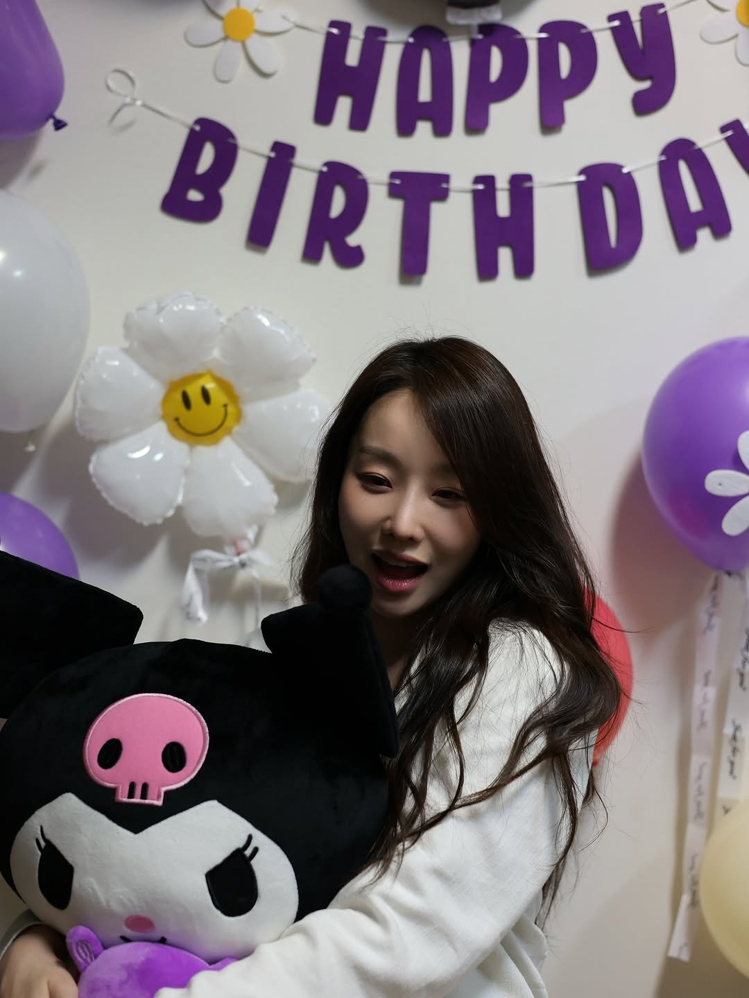 Photo by 문예원 on September 15, 2025. May be an image of 1 person, balloon and text that says 'HAPPy BIRTHDA DA'.