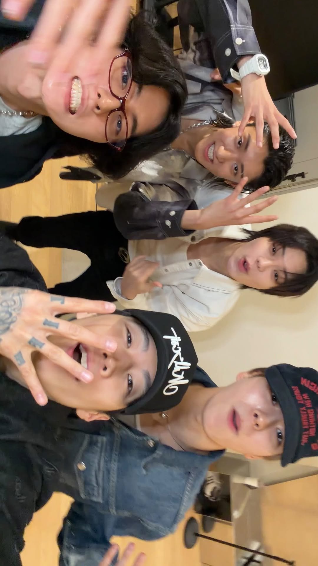 moresojuplease 게시물 이미지: 🤷🔥 #4SHO4SHO with #TREASURE...