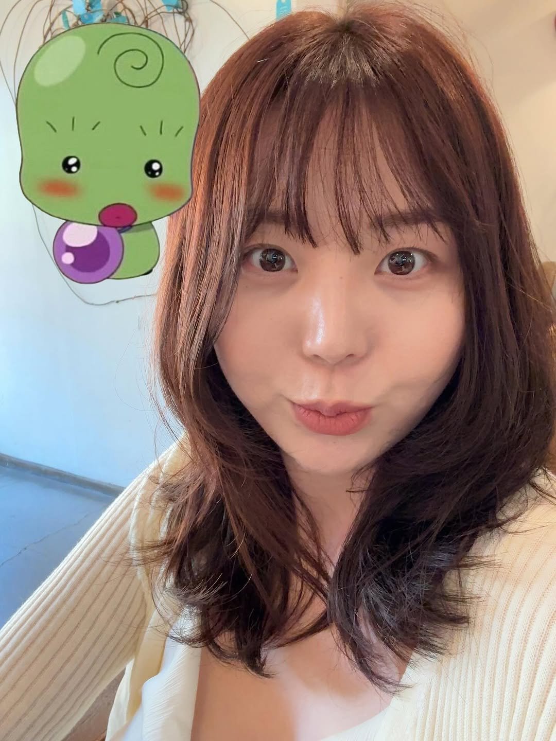 Photo by 모리녀 | 모든 걸 리뷰하는 여자 on July 25, 2025. May be a selfie of 1 person, hair and text.