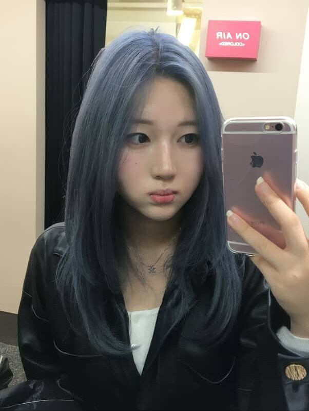 Photo by 모쉬 디자이너 냔 | 강남미용실 블랙빼기 브라운염색 백금발 on November 07, 2025. May be a selfie of one or more people, braids, blonde hair, long hair and text.