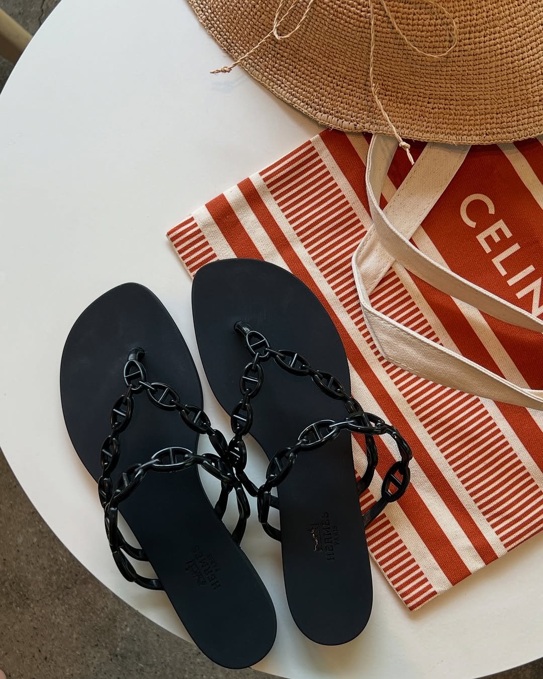 Photo by 마더_여성의류 on May 15, 2025. May be an image of espadrilles, towel and text that says 'CELIN'.