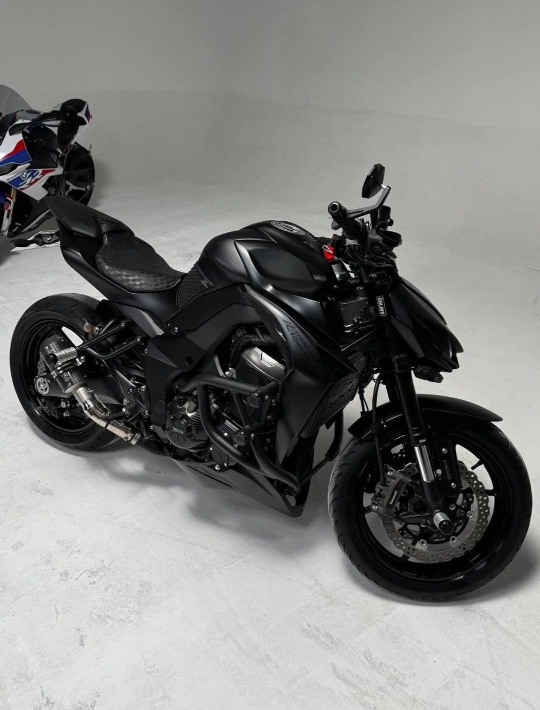 Photo by Moto savdo on December 16, 2025. May be an image of motorcycle, wheel and text.