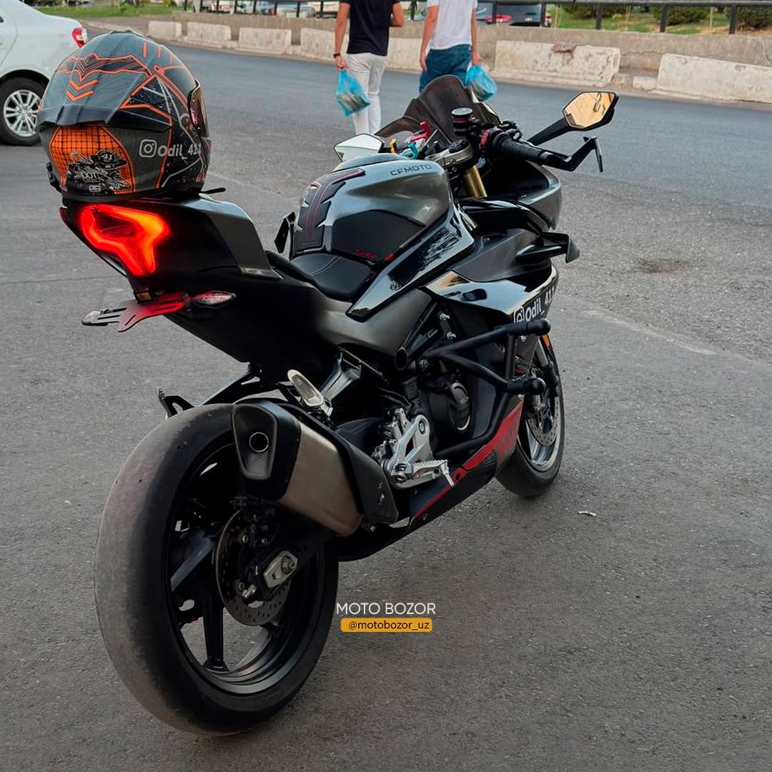 Photo by Moto savdo on September 23, 2025. May be an image of 2 people, motorcycle, helmet and text.