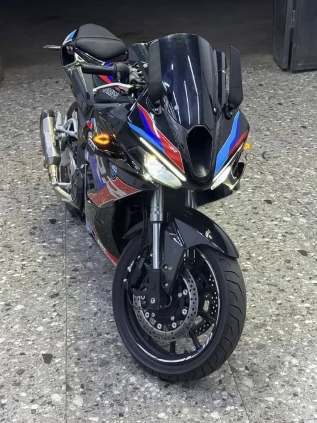 motobozor_uz 게시물 이미지: 📌 SOTILADI 

🏍 BMW REPLIKA 
📅 Yili: 2025
🛞...