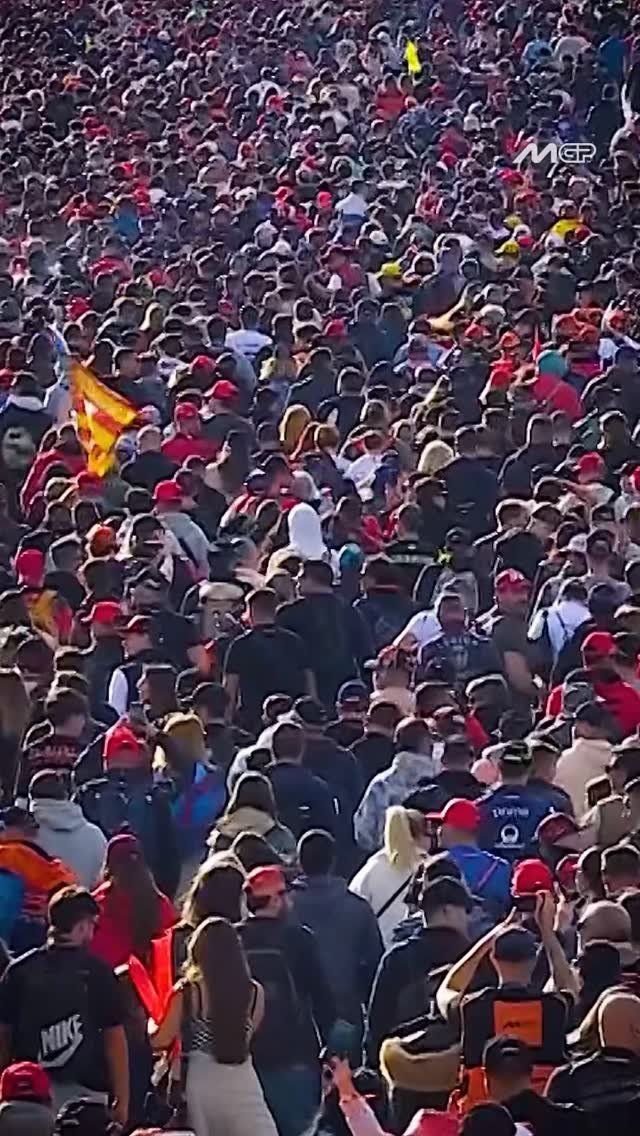 motogp 게시물 이미지: A beautiful track invasion to wave goodbye to...