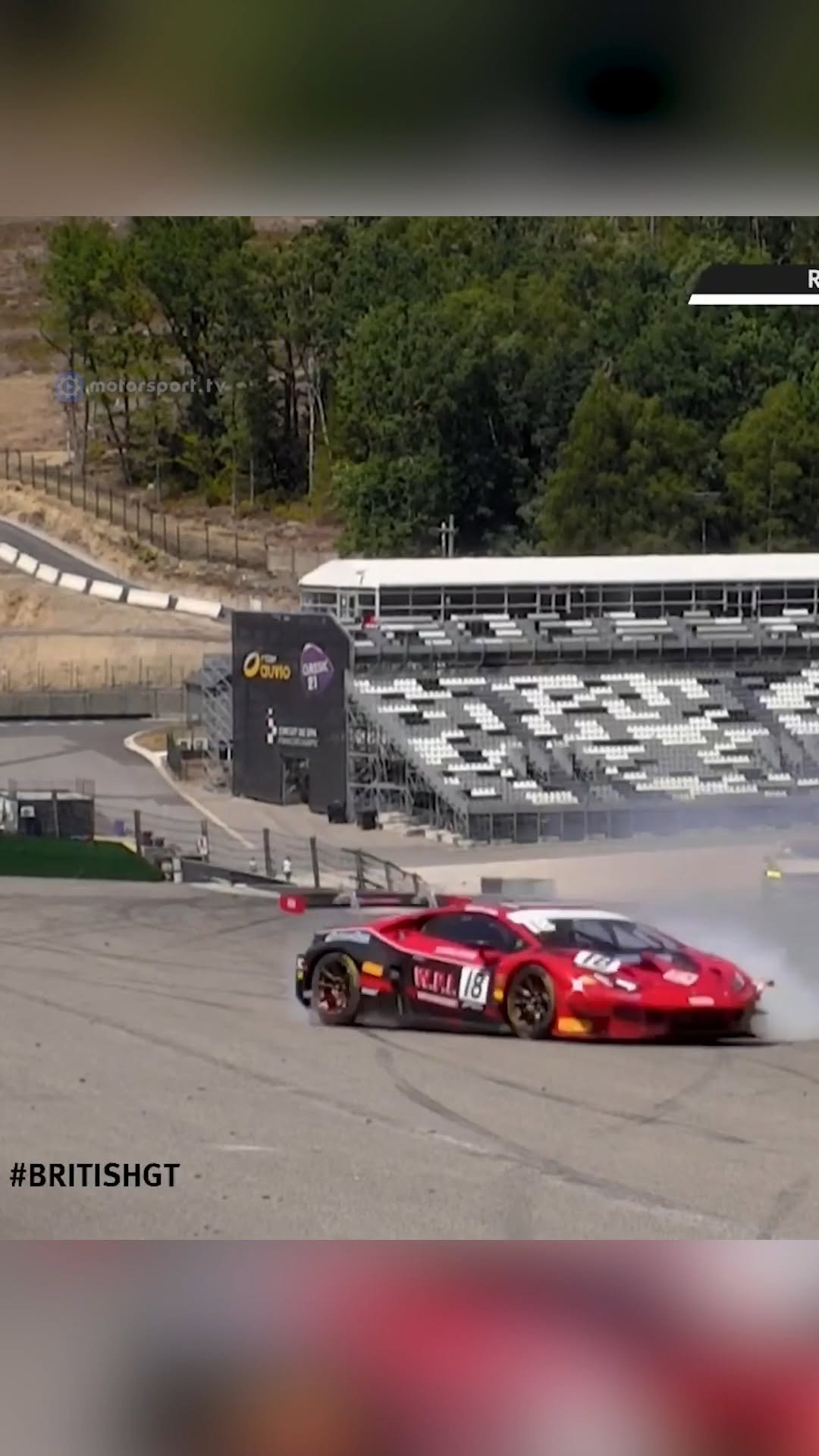 motorsporttv 게시물 이미지: Least chaotic crash at Raidillon