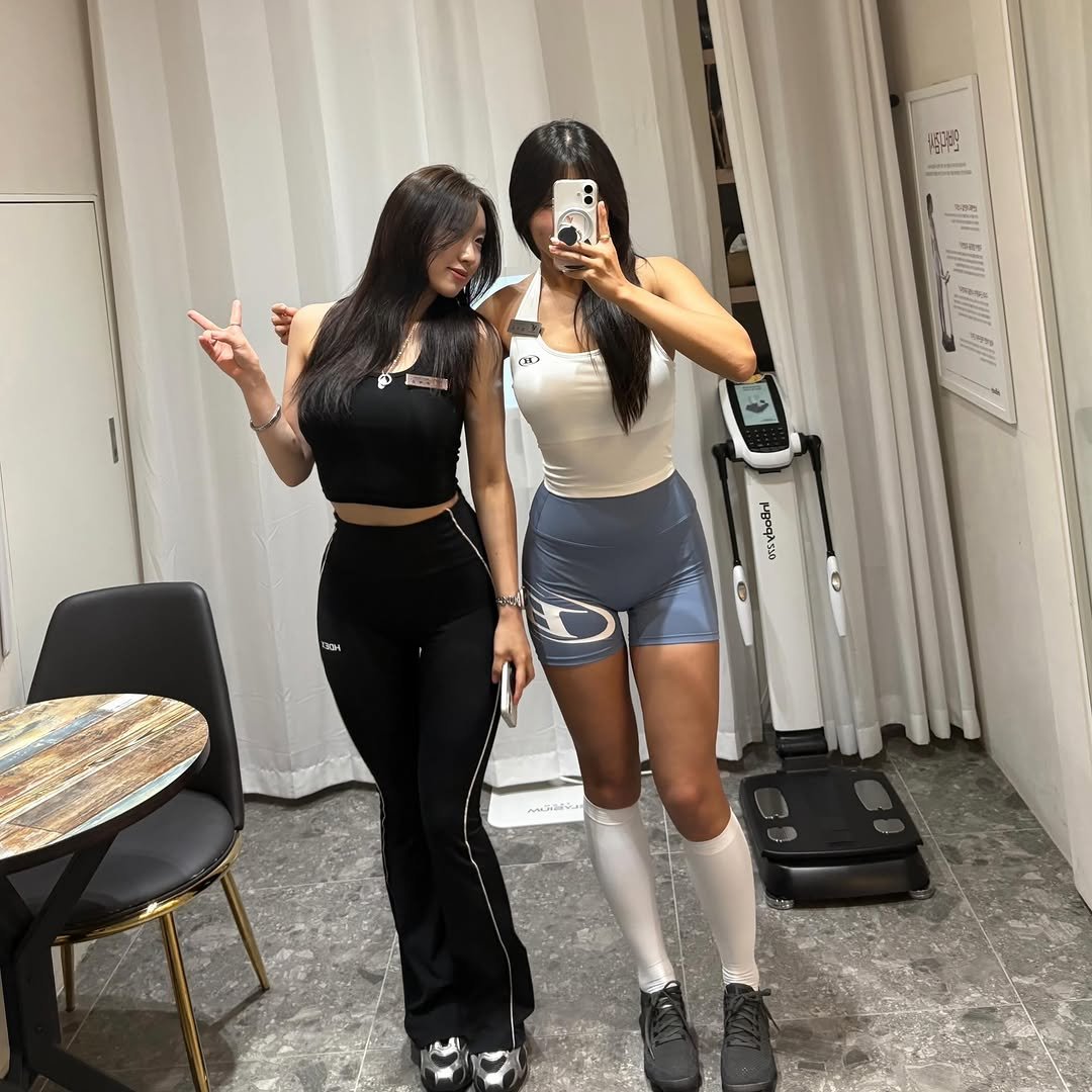 move_with_yen 게시물 이미지: 옌마님이랑 오후 당직 끝 🤍🤎