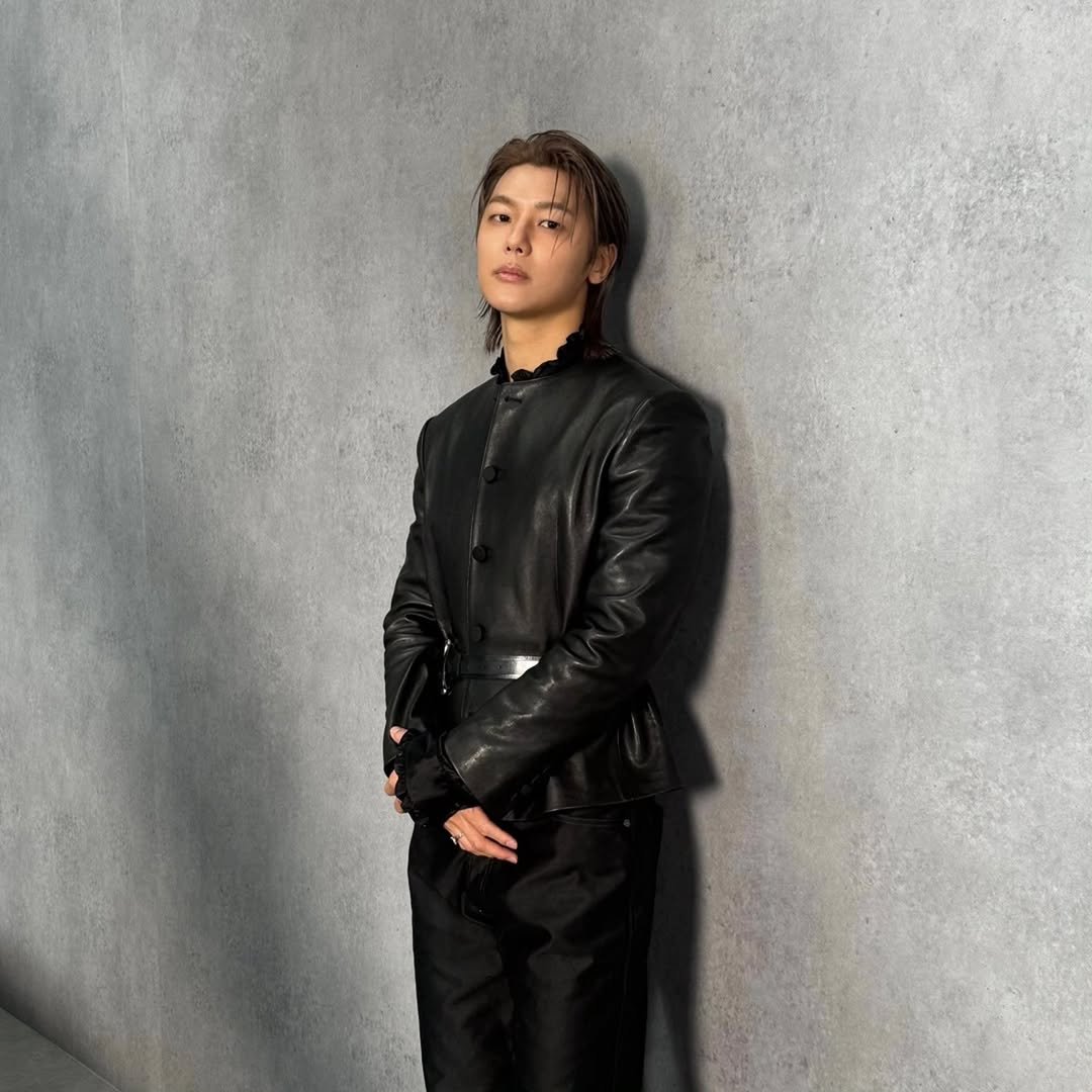 Photo by 강민혁 KANG MIN HYUK on January 08, 2026. May be an image of top, bolo tie and text.