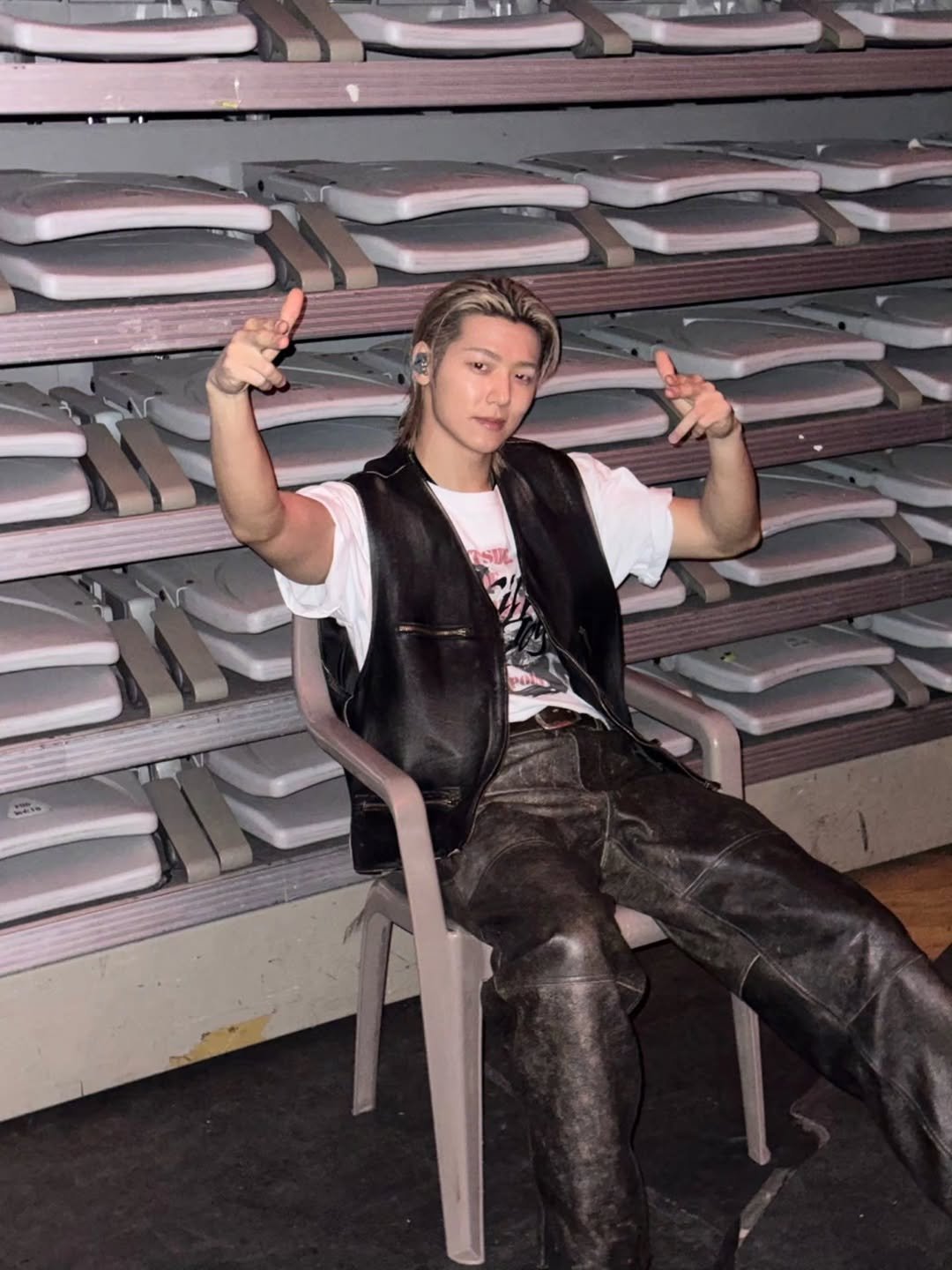 Photo by 강민혁 KANG MIN HYUK on January 20, 2026. May be an image of one or more people, blonde hair, bangs, leather, bolo tie, top and text.