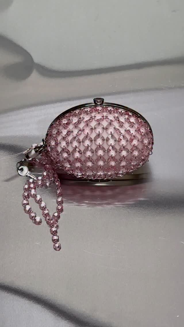 mrselfportrait 게시물 이미지: Up close and personal with the Oval Crystal...