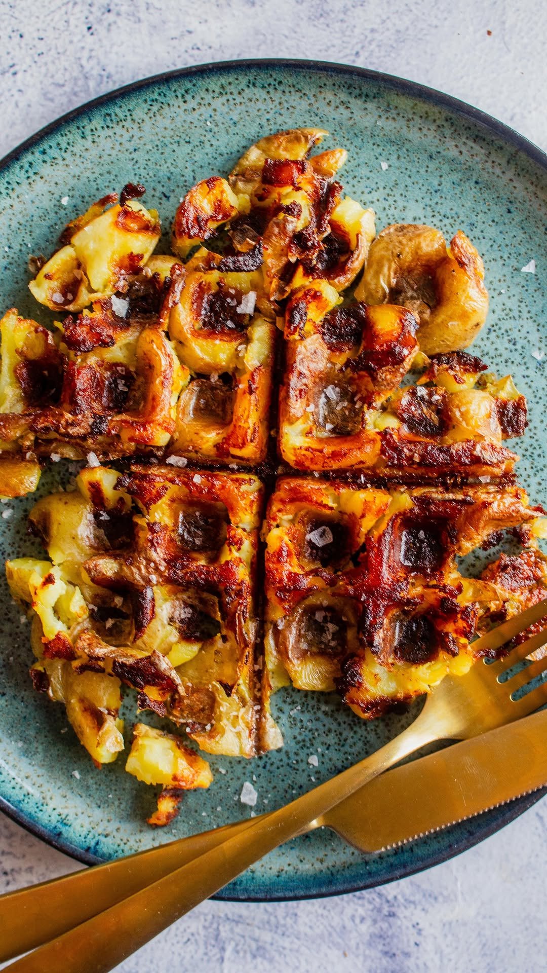 mrshollingsworths 게시물 이미지: Never not smashing my potatoes like this...