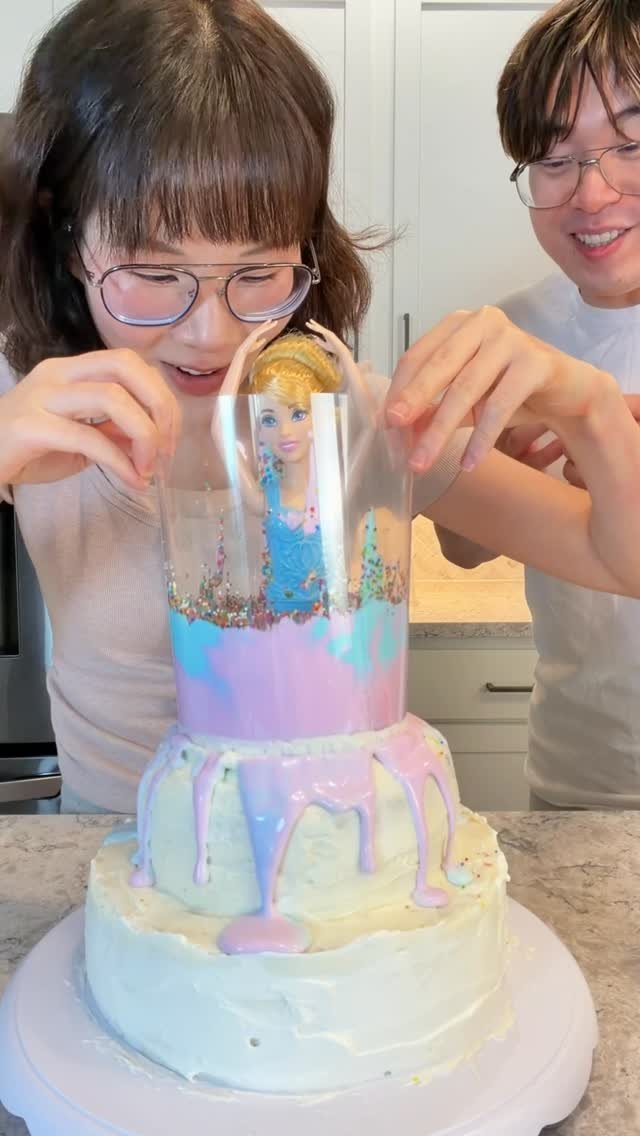 ms_shi_mr_he 게시물 이미지: Pull-me-up Dot Cake 🧁 The moment of lifting is...
