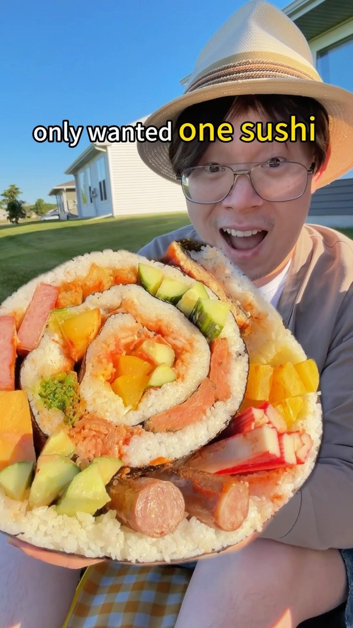 ms_shi_mr_he 게시물 이미지: Sushi tastes better when it’s bigger 🍣😋 #sushi...