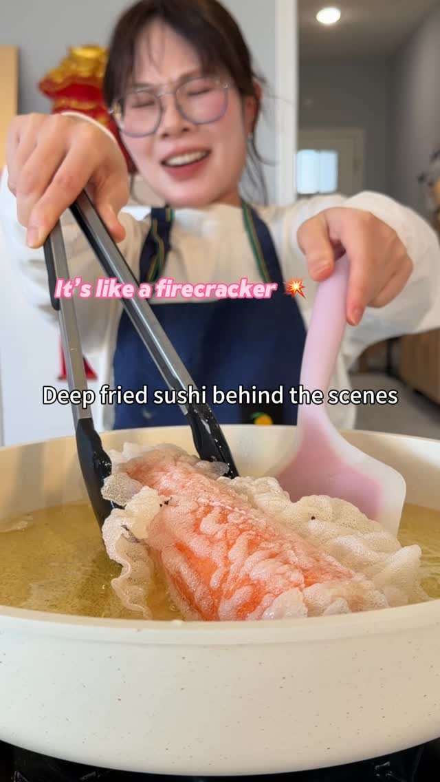 ms_shi_mr_he 게시물 이미지: How to Make Deep Fried Sushi 🍣 (in Reality 🙈)...