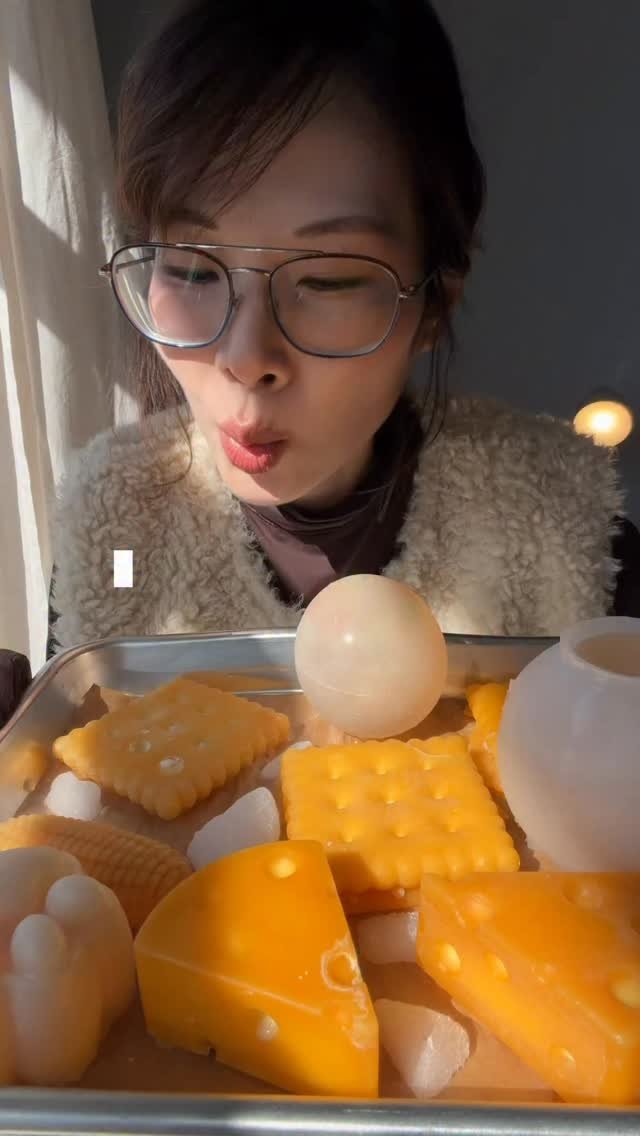 ms_shi_mr_he 게시물 이미지: Let’s eat the yogurt wax candies I made 🧀🍬...