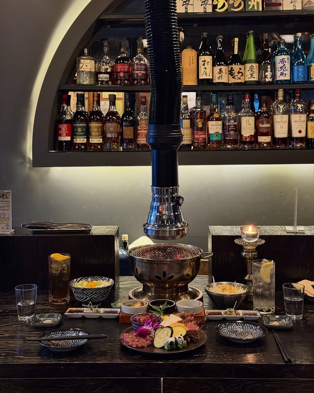 Photo shared by 먹깨비 🎞️ 부산 창원 외 맛집 숙소 여행 촬영 on November 21, 2025 tagging @yakiniku_ryuma. May be an image of fondue, buffet and text.