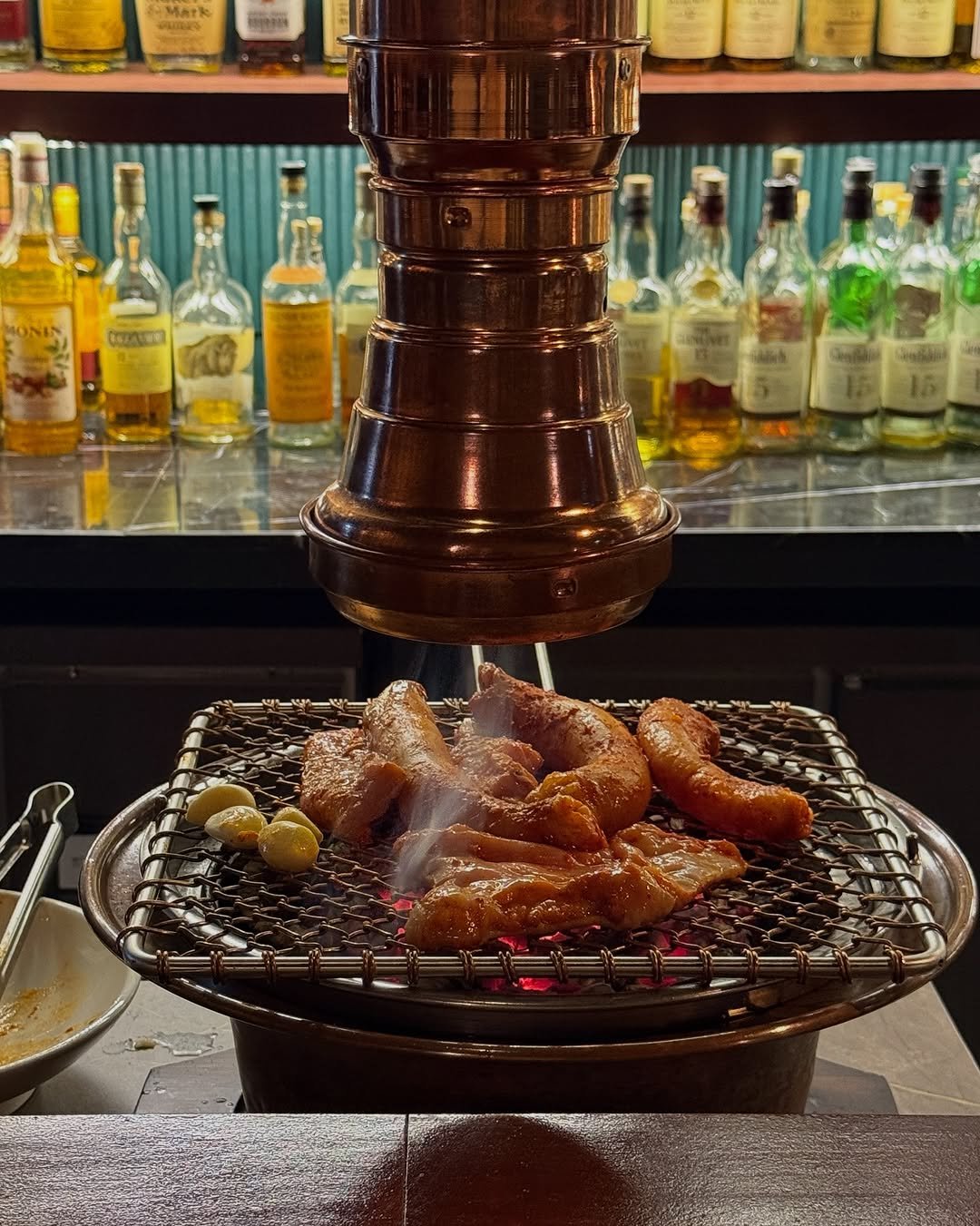 Photo by 먹깨비 🎞️ 부산 창원 외 맛집 숙소 여행 촬영 on November 03, 2025. May be an image of fondue, pretzel, cocktail shaker and text.