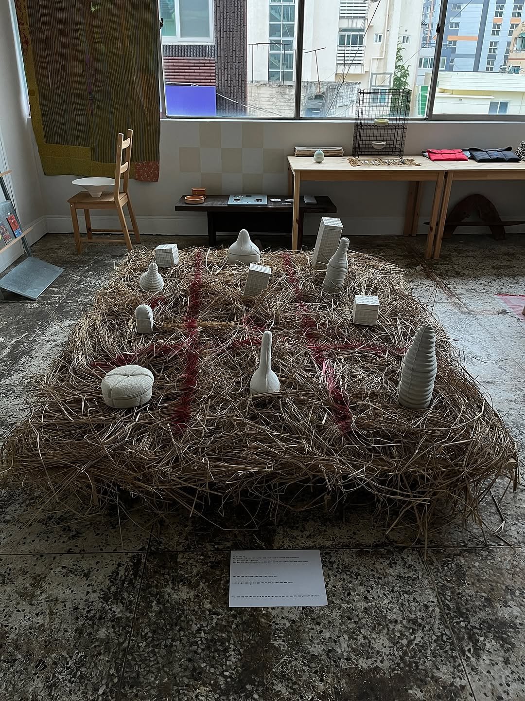 Photo shared by MUGUASU 무과수 on September 28, 2025 tagging @oboae________. May be an image of nest and text.