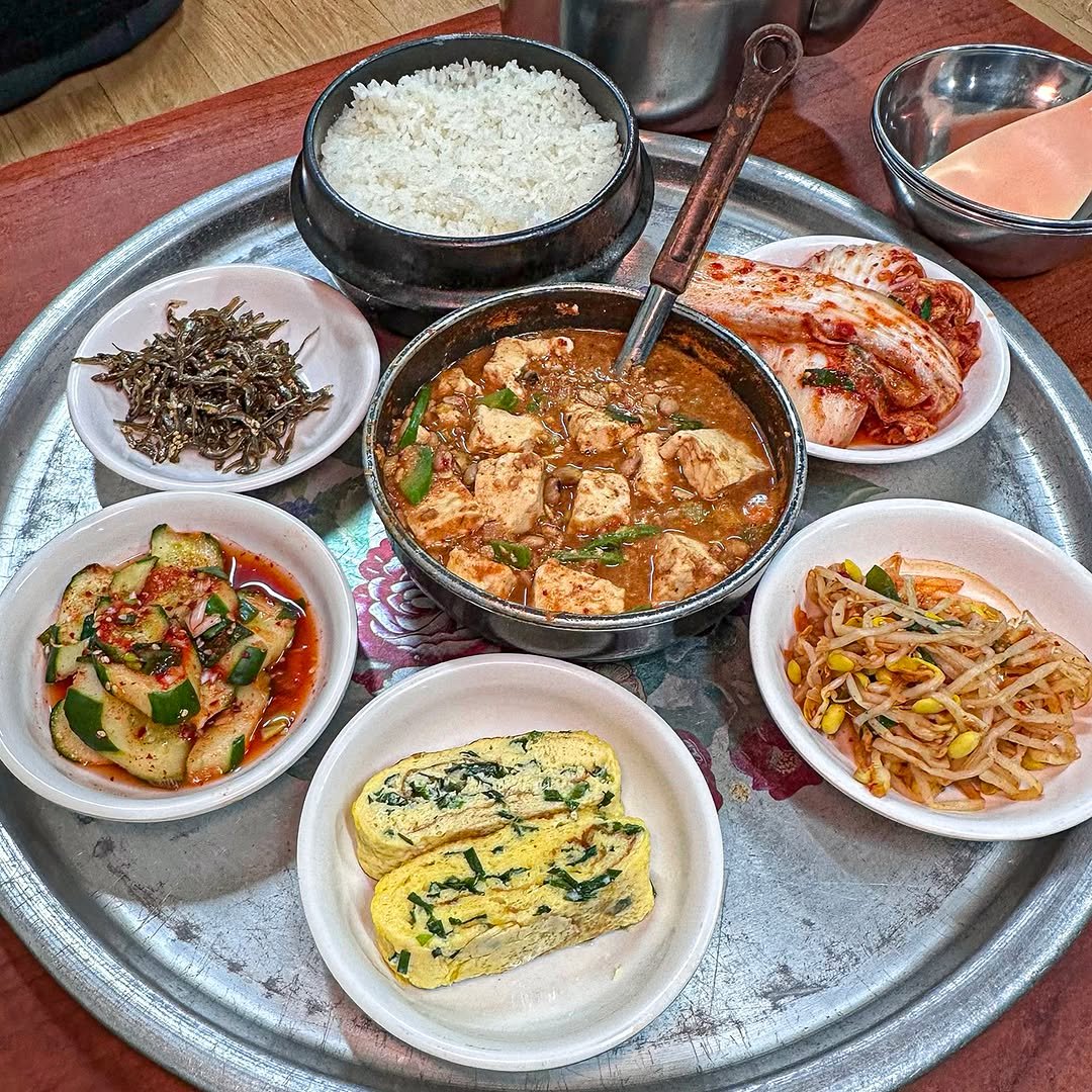 Photo by 자두야 밥먹자 on August 13, 2025. May be an image of tofu, stew and text.