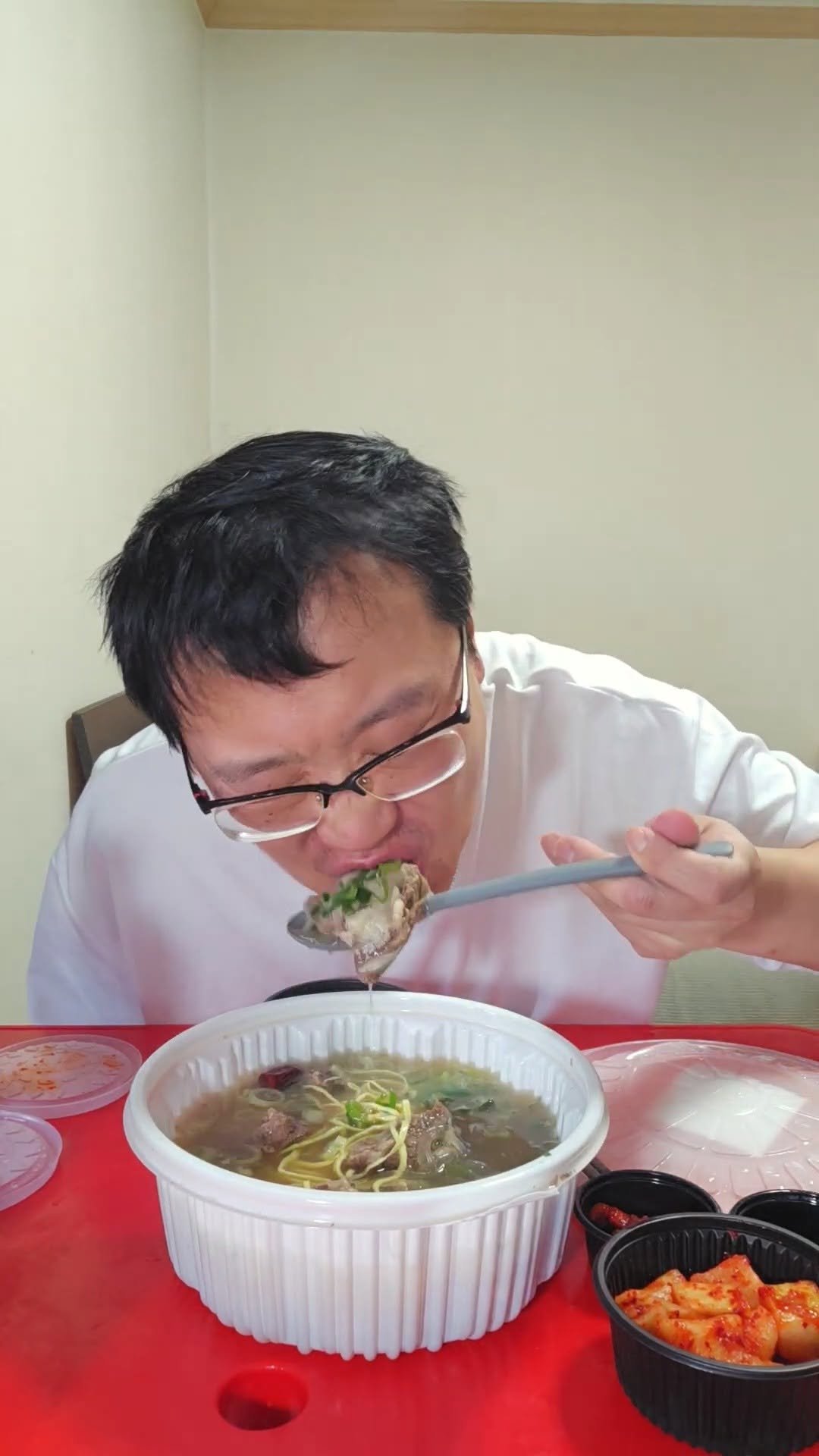 mukbang_cb.uncle 게시물 이미지: 술마신 다음 날 갈비탕 Galbitang(Short Rib Soup) カルビタン...