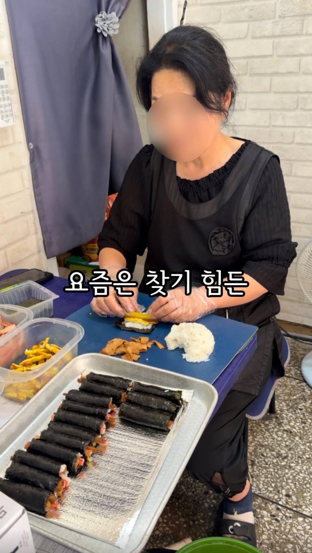 mukkmee 게시물 이미지: 오랜 단골들이 많은
아는 사람만 아는 분식집 😊

대표 메뉴는
노릇하게...
