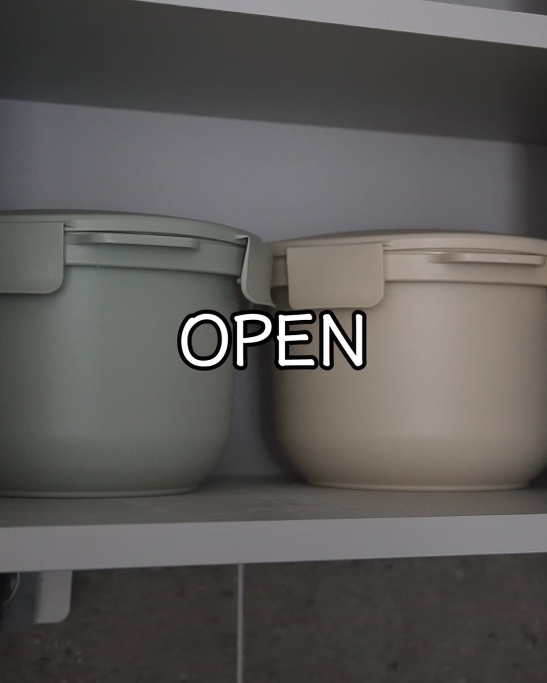 Photo by 먹어보라 on July 09, 2025. May be an image of hamper, bucket, canister, cabinet, kitchenware and text that says 'ΟΡΕΝ'.