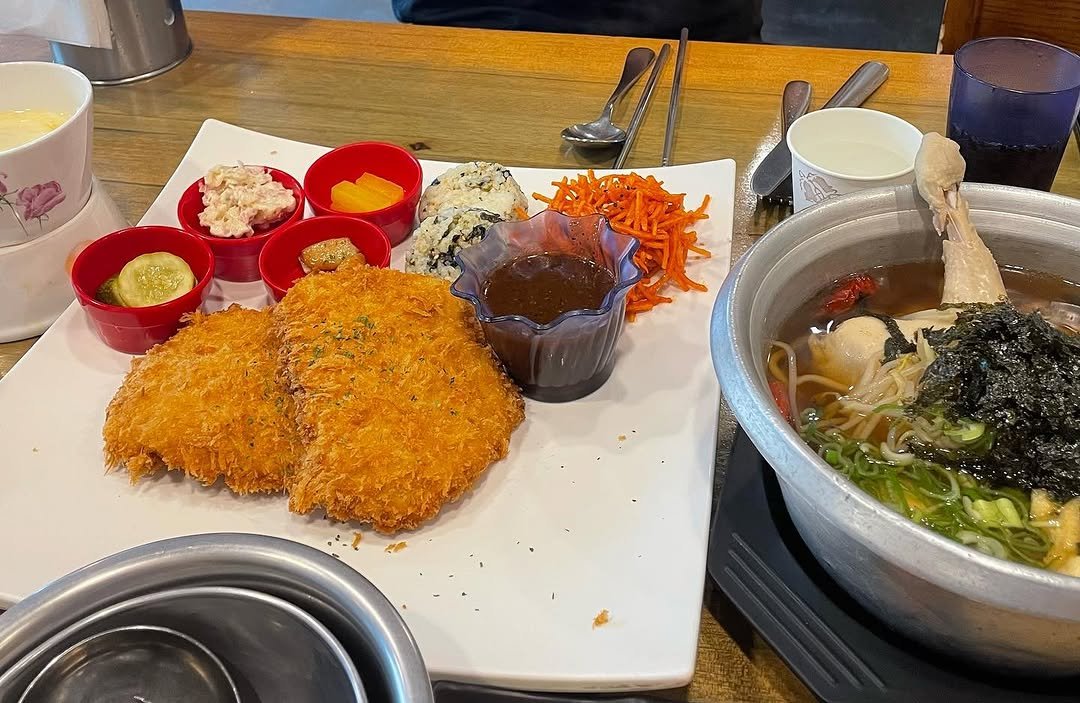 muksta_daily 게시물 이미지: 두셰프의 돈까스 앤 마우

⭐️⭐️⭐️

돈까스 집인데 피자가 더 유명한 곳 직접...