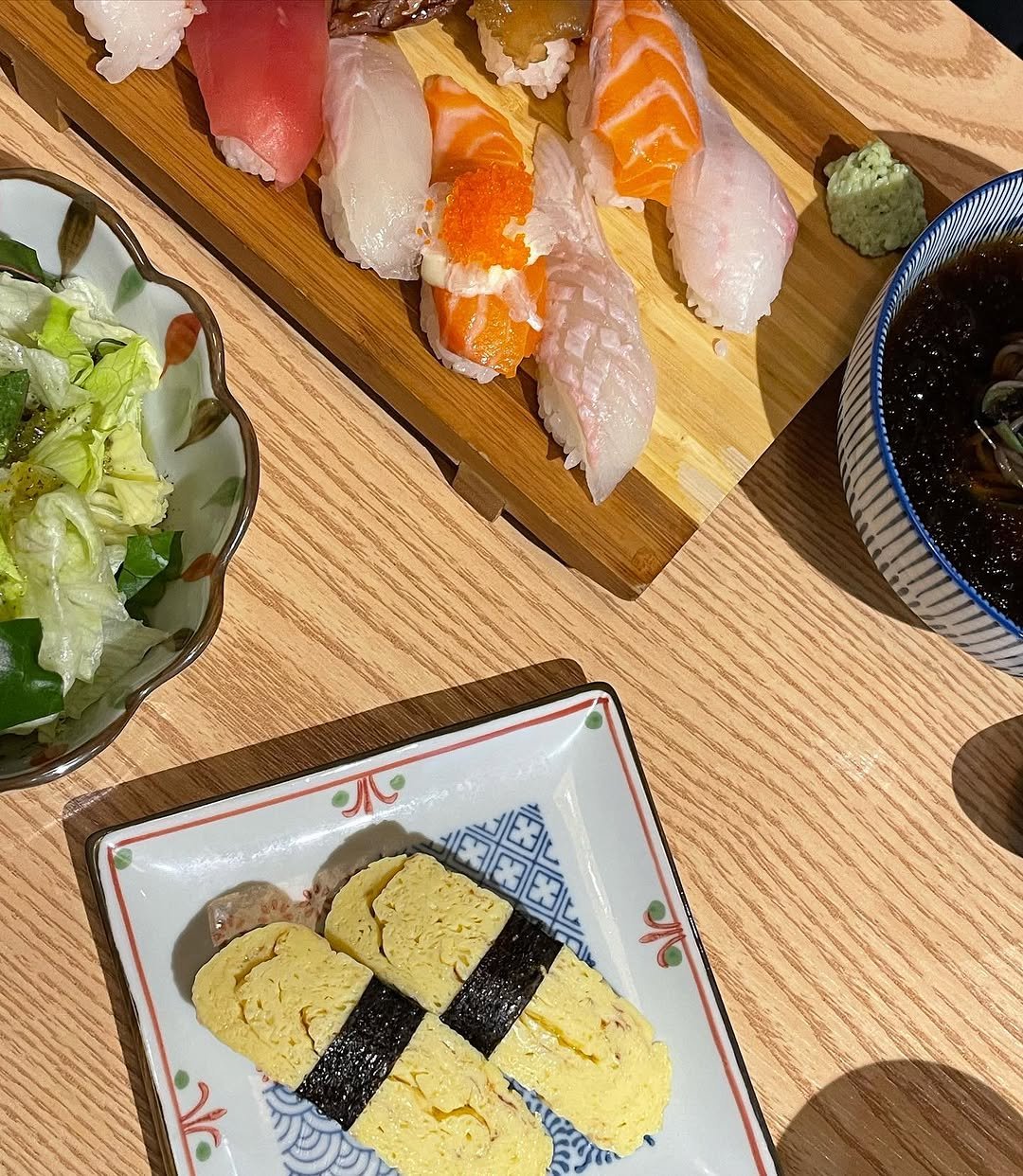 muksta_daily 게시물 이미지: 도케루 
⭐️⭐️⭐️⭐️

오랜만에 먹은 초밥은 너무 맛있었습니다 💕💕💕 다만 제가...