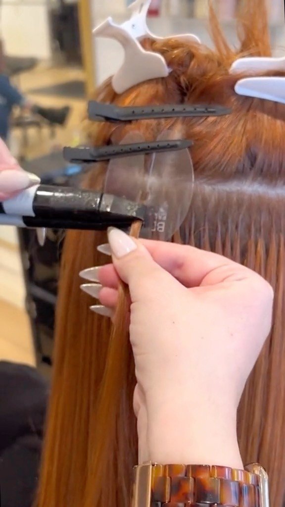 mulanhairextensions 게시물 이미지: Flat tip hair extensions install
🤍🤍🤍

Source:...