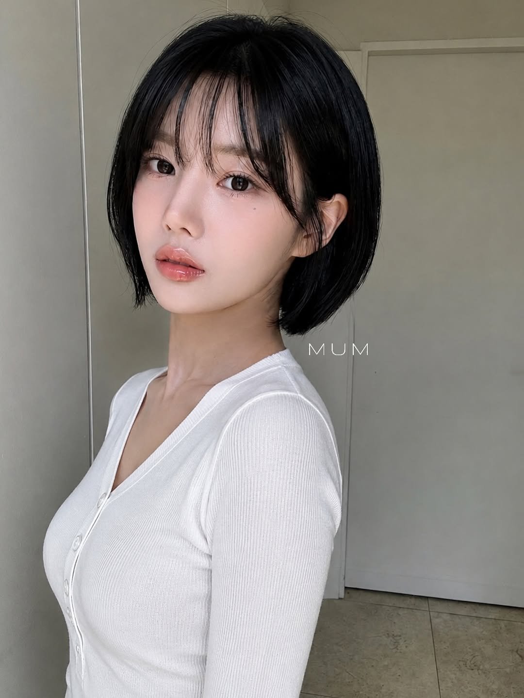 mum_gukhwa 게시물 이미지: 단발로 자를지 고민이라면 ? 이사진 보여주세요 👛

편하게 관리할수있는 디자인을...