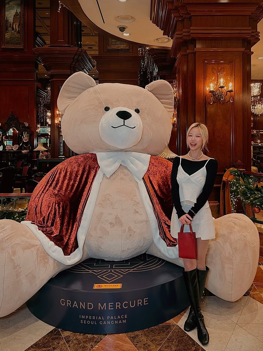 Photo shared by Kim Mumu on November 01, 2025 tagging @grandmercure_imperialpalace, and @wooji_nii. May be an image of bear and text that says '充野 R . E GRAND RANDMERCUR MERCURE IMPERIAL PERIALPALACE PALACE SEOULGANGNAM SEOUL NGNAM'.