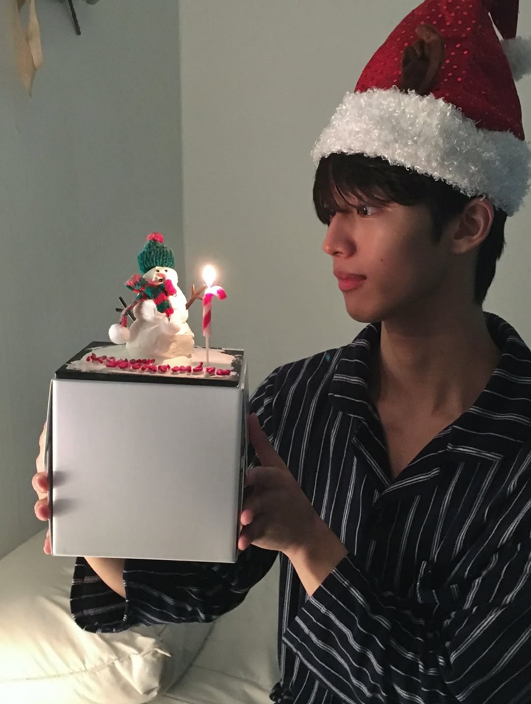 Photo by 조명식 on December 24, 2025. May be an image of cake, candle and text.