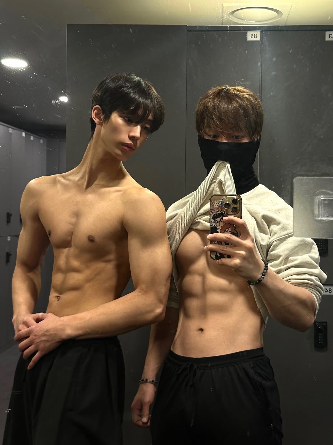 Photo shared by 은슈 Eun Sihu on January 01, 2026 tagging @mung_0205. May be an image of one or more people, biceps and text.
