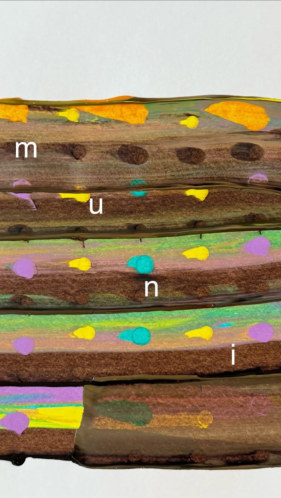 muni__archive 게시물 이미지: 옷이 되기 전,
색이 먼저 놓이는중🖍️