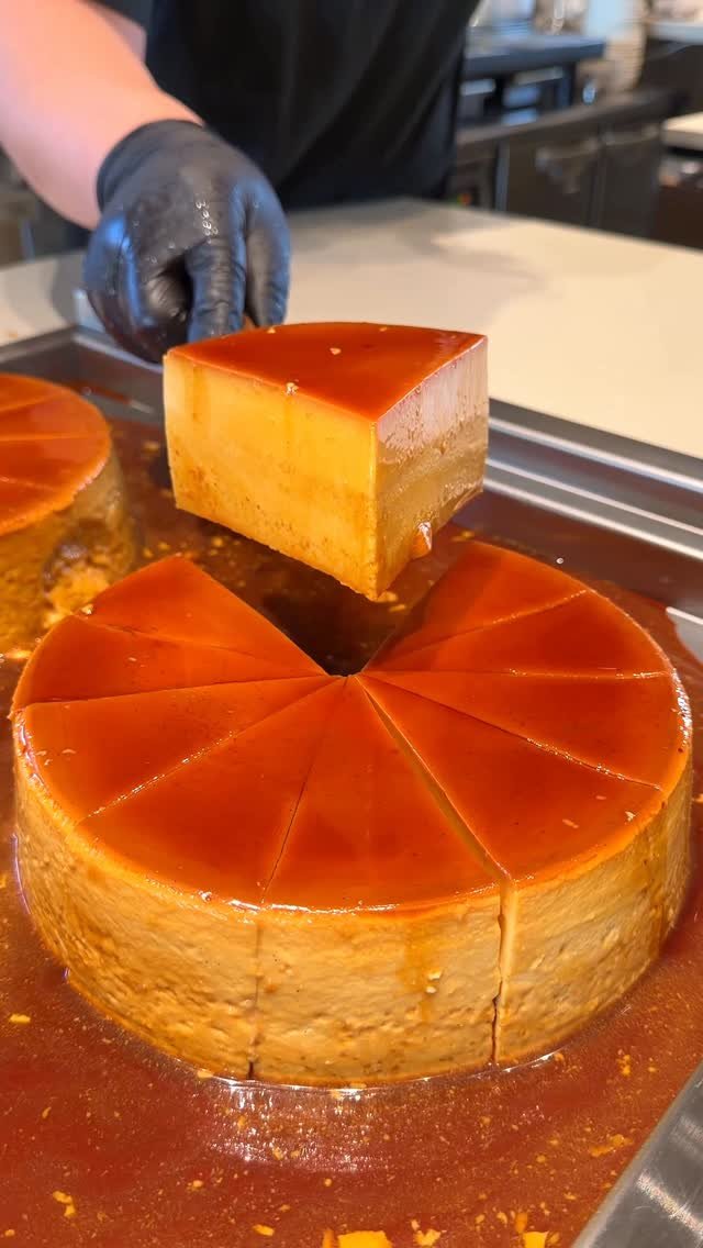 muni_gurume_japan 게시물 이미지: 【Booon】
@新宿（期間限定）

カラメルをたっぷり浸した濃厚プリンを食べられるお店。

...