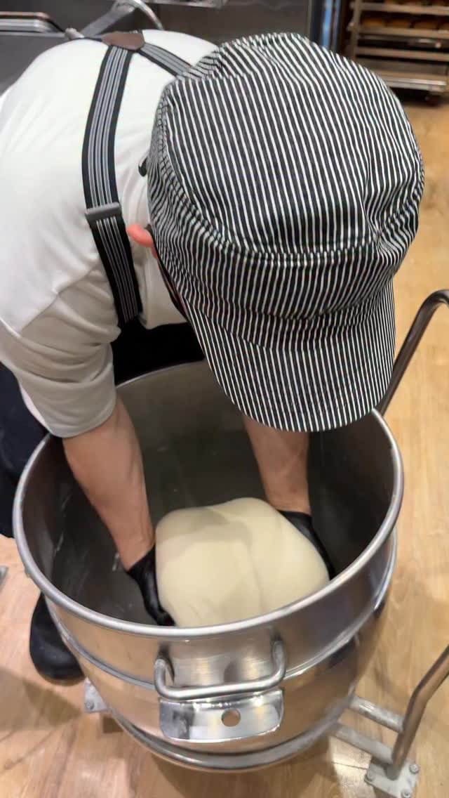 muni_gurume_japan 게시물 이미지: 【尊(MIKOTO)】
@お取り寄せ

ふんわり食感がたまらない超高級食パンをお取り寄せできる...