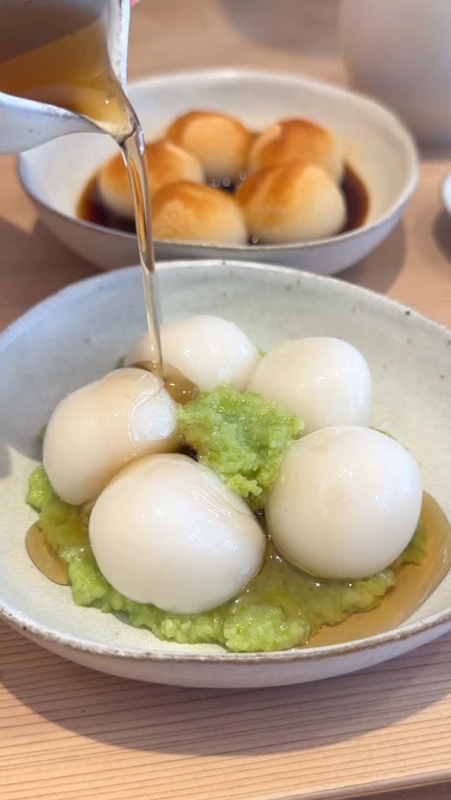muni_gurume_japan 게시물 이미지: 【甘味みつや】
@新宿（新宿）

出来立てモチモチの白玉を食べられるお店。

白玉は黒蜜きな粉...