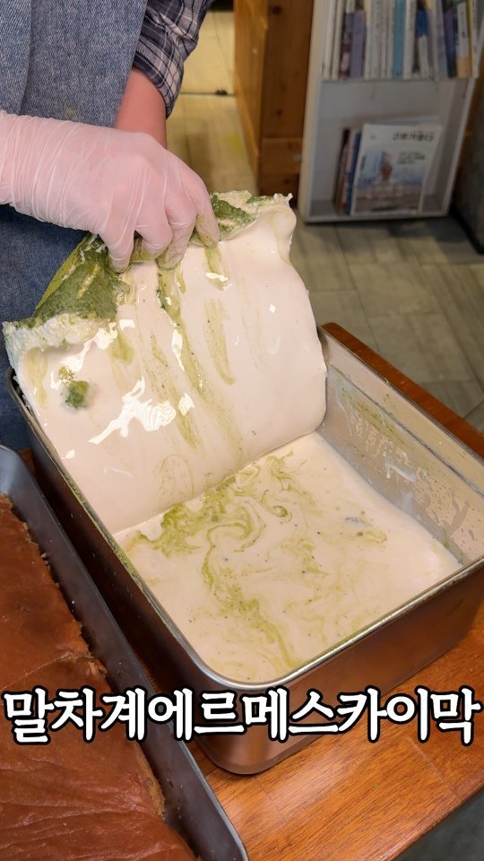 murger_king_ 게시물 이미지: 카이막으로 제일 유명한 카페 📌저장하세요

40시간 걸려 만든 카이막은 미쳤음...