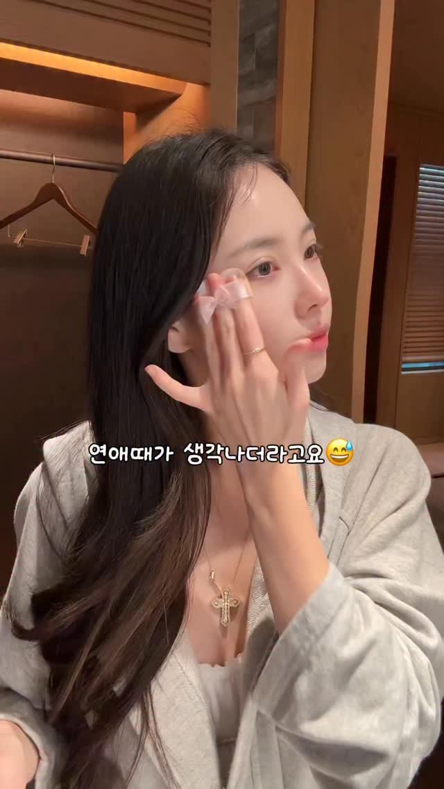 muri_l__ 게시물 이미지: 심쿵 난리난 박정민님..
실제로 너무 ㅋㅋ뵙고싶습니다 🙏🏻❤️

저는 예전부터...